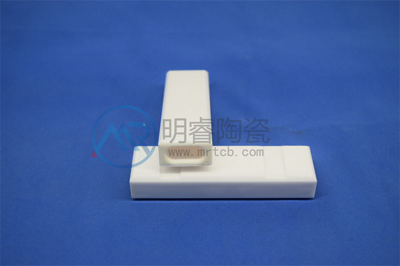 氧化鋁陶瓷腔體管